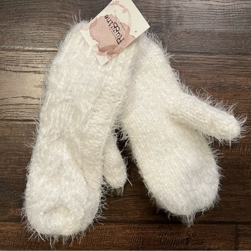 Faux Fur-lined Eyelash Yarn Soft White Mittens